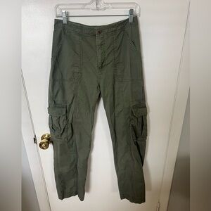 Abercrombie & Fitch Women’s High Rise Cargo pants